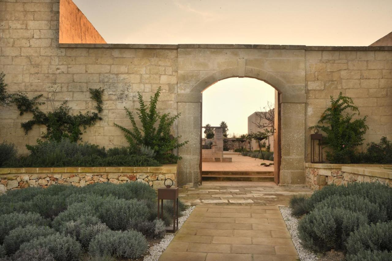 Masseria Corte Degli Aromi Palmariggi Buitenkant foto